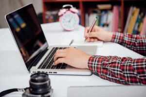 How to Improve Writing Accuracy Using Online Tools